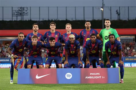 Barcelona látképe a tengerparttal
