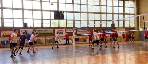 Fiú U20 röplabda mérkőzés pillanata