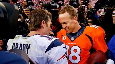 Peyton Manning és Tom Brady kézfogása mérkőzés után