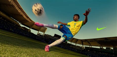 Neymar Jr. játék közben Nike Mercurial cipőben