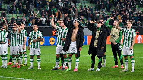 A Ferencváros ünneplése Kuntic gólja után Brüsszelben