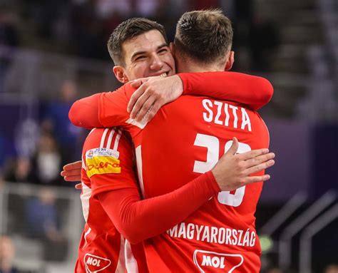 Labdarúgócsapat taktikai megbeszélése