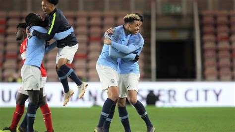 Manszur sejk, a Manchester City tulajdonosa