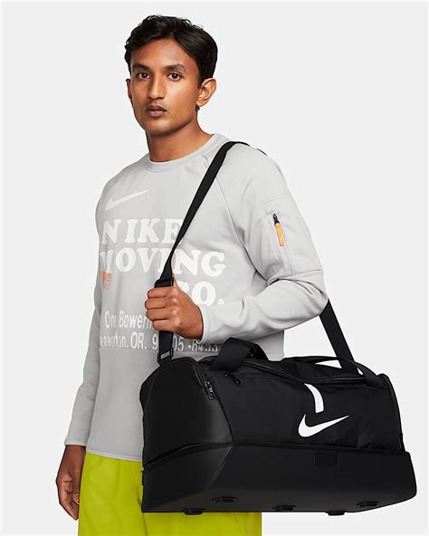 Nike Academy Team edzőtáska pántrendszere