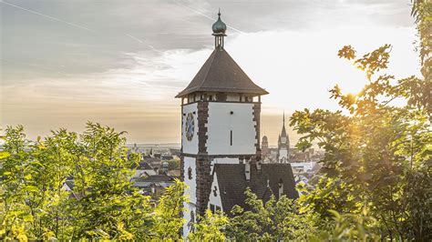 A Freiburg és a Leverkusen stadionjának térképe