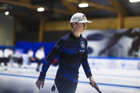 Fiatalok curling edzésen