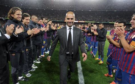 Josep Guardiola és az FC Barcelona labdarúgócsapata 2009-ben a triplázás után