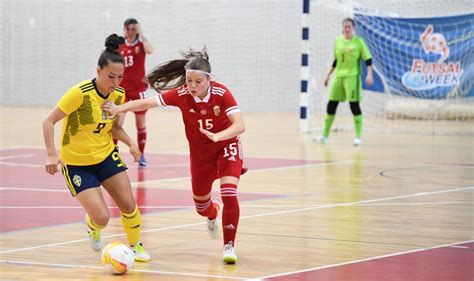 Női focicsapat ünneplés egy nemzetközi tornán