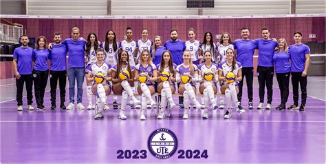 röplabda játékosok dinamikus mozgásban