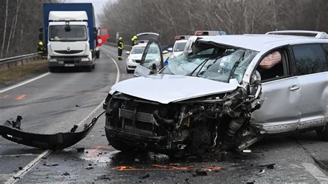 Autóbaleset helyszíne a 6-os főúton