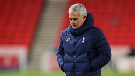José Mourinho a Tottenham edzőjeként nyilatkozik