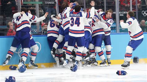 Dél-Korea játékosai ünnepelnek egy gólt az Egyesült Államok ellen 2002-ben