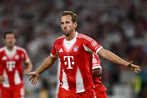 Harry Kane ünnepli gólját a Bayern színeiben