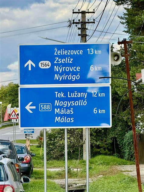 Kétnyelvű feliratok hiánya romániai intézményeken
