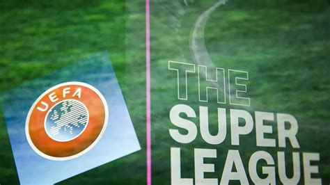 Az UEFA és a FIFA logója, szemben a Szuperliga koncepciójával