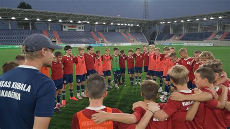 Labdarúgócsapat fényképe külföldi tornán
