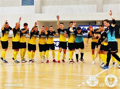 Cserejátékosok be- és kilépési zónája futsalban