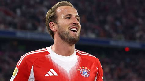 Harry Kane ünnepli gólját a Bayern München mezében