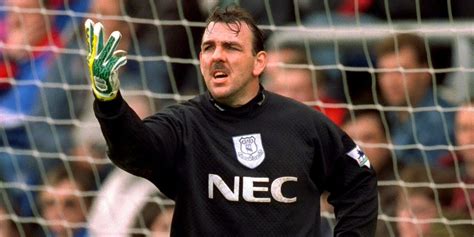 Neville Southall, az Everton legendás kapusa mezben