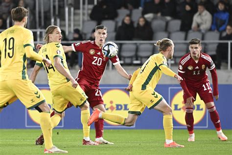 A litván válogatott mérkőzése a Dariaus ir Gireno Stadionban