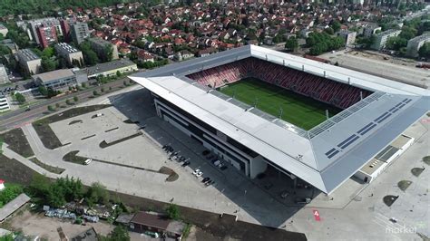 A DVTK Stadion régi és új arculata