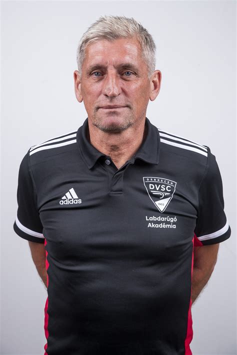 Sándor Csaba edzőként a DVSC akadémián