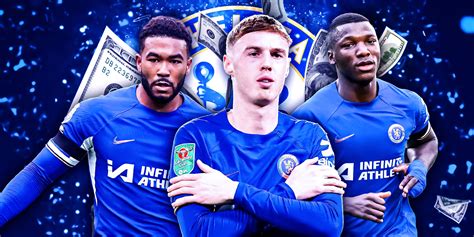 Chelsea stílusú lámpákkal megvilágított otthoni bejárat