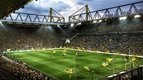 A Signal Iduna Park látképe nappal