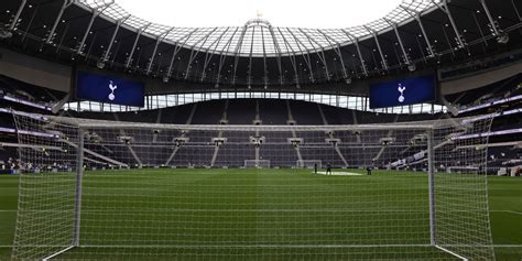 Tottenham Hotspur Stadion belső nézettel, teltházas hangulatban