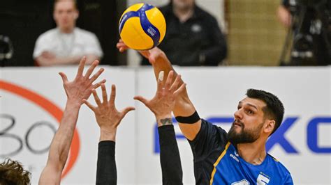 A röplabda története