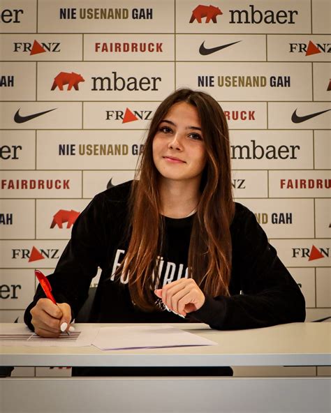 Pulins Brigitta és Vincze Borbála akcióban