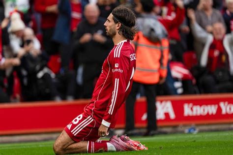 Szoboszlai Dominik Arsenal elleni gólját ünnepli