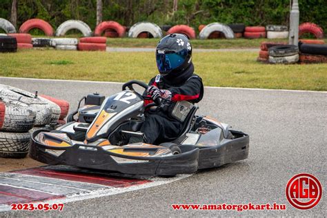 Gokartversenyzők a rajtrácson az Országos Amatőr Gokart Bajnokságon