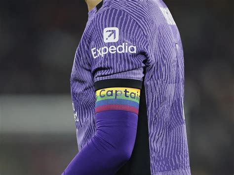 Szivárványos karszalag a Premier League mérkőzésen