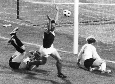 Jürgen Sparwasser gólja az 1974-es NDK-NSZK mérkőzésen