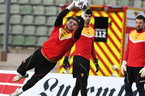 Montenegrói labdarúgó-válogatott mérkőzés közben