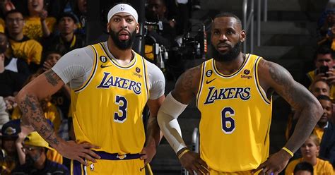 LeBron James és Anthony Davis a bajnoki ünneplésen