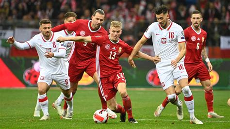 Lengyel futballszurkolók a stadionban