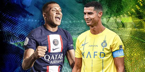 Kylian Mbappé és Cristiano Ronaldo kézfogás egy labdarúgó mérkőzés előtt