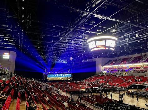 Nézőkkel teli Papp László Sportaréna kézilabda mérkőzésen