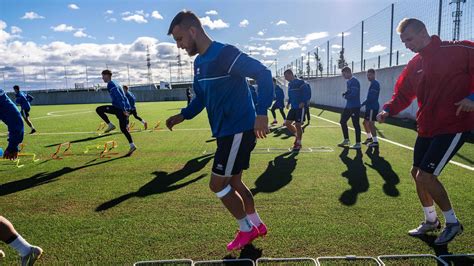 Helyi futballcsapat edzésen
