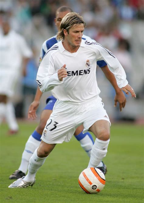 David Beckham szabadrúgás közben