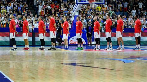 A spanyol kosárlabda válogatott ünneplése