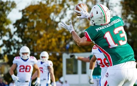 Amerikai futball játékosok akcióban