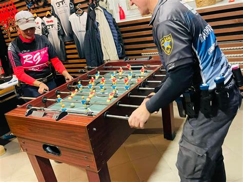 Lőtér épülete és sportlövők