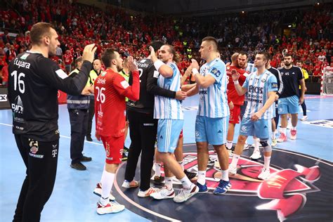 A Veszprém kézilabdacsapatának erőteljes támadása a Bajnokok Ligájában
