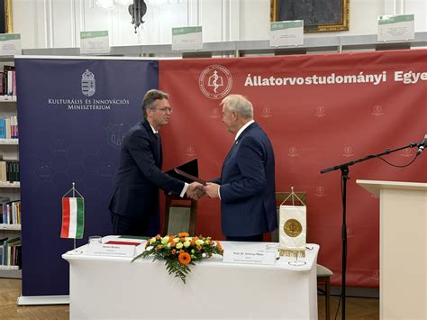 A Debreceni Egyetem és az MLSZ együttműködési megállapodásának aláírása
