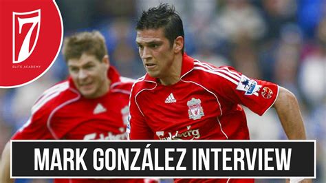 Mark González villámgyors sprintben a labdával