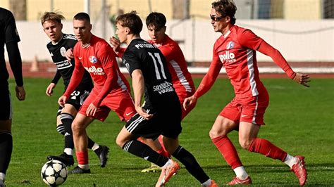 Boros Gábor futballozás közben