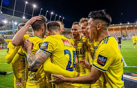 Az FC Kassa labdarúgócsapata ünnepli a kupadöntőbe jutást